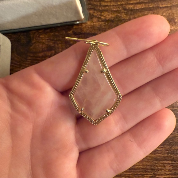 Kendra Scott Alexandra Earrings in Rose - Picture 2 of 2